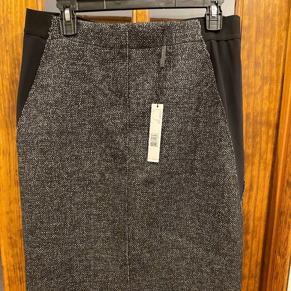 Elie Tahari skirt, never worn, Size 12, Black and silver.